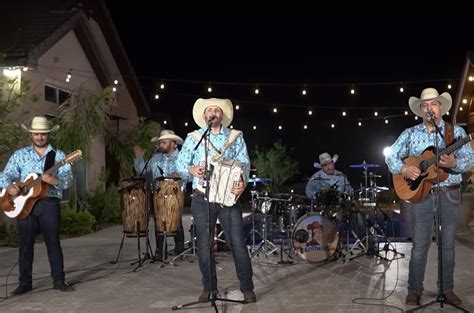 What Type of Music Is Grupo Frontera: A Deep Dive into Their Sound and Style